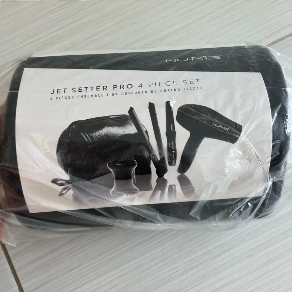 Brand new 4 piece travel hair care set